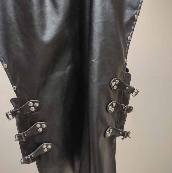 leather Vest - Picture 5 of 14